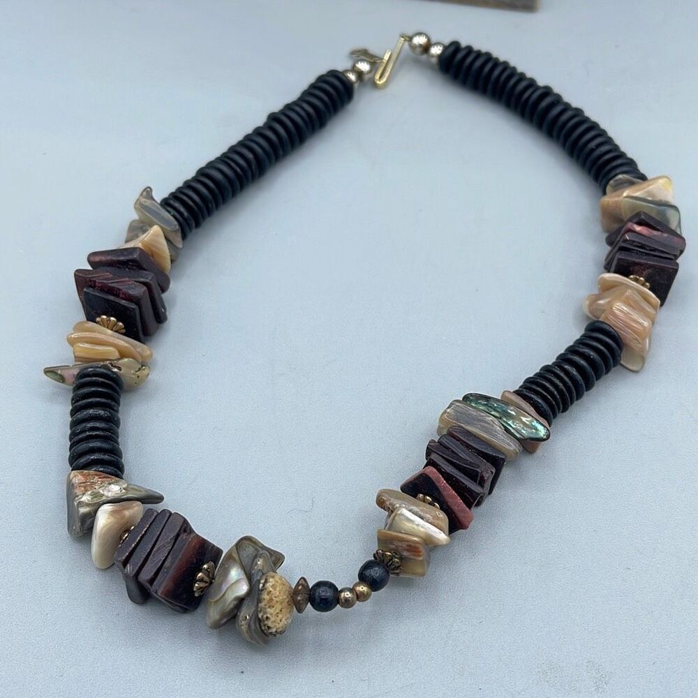 Heishe style shell disks and shell necklace. Ethnic boho
